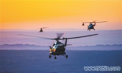 陆军某旅某营直升机奔就职务现场。陆振宝摄