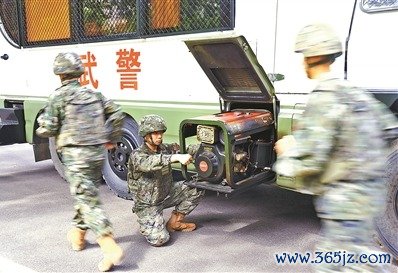 通讯分队开展专科锻练。赵 辰摄