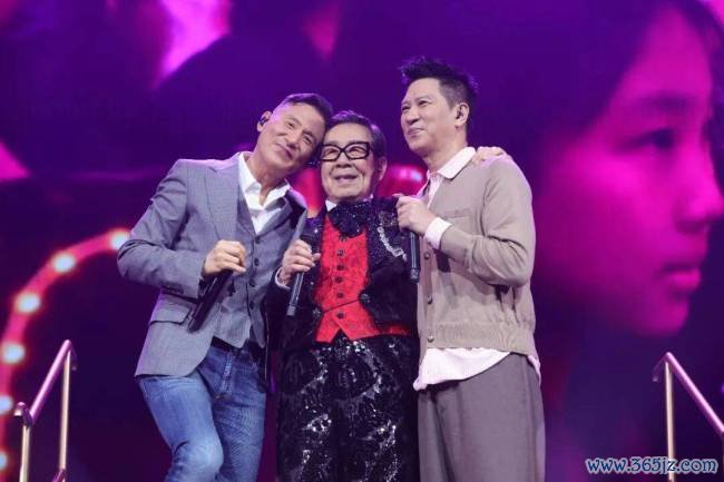 刘德华拥抱后“黑脸”?黄日华文牍 熟练扭曲