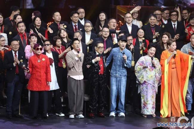 刘德华拥抱后“黑脸”?黄日华文牍 熟练扭曲